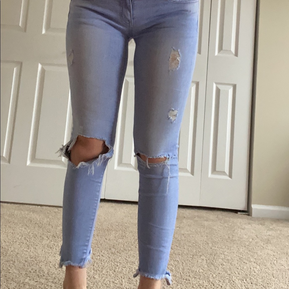 light wash american eagle jeans